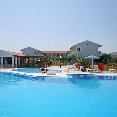 Mrs Chryssana (adults Only) 3* קולימברי